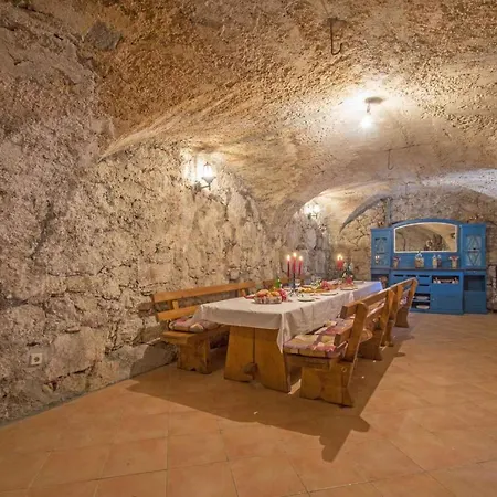 In Kostelj 39300 Сasa de vacaciones Grižane