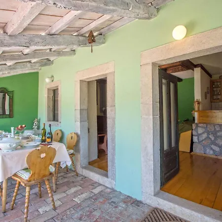 In Kostelj 39300 Сasa de vacaciones Grižane